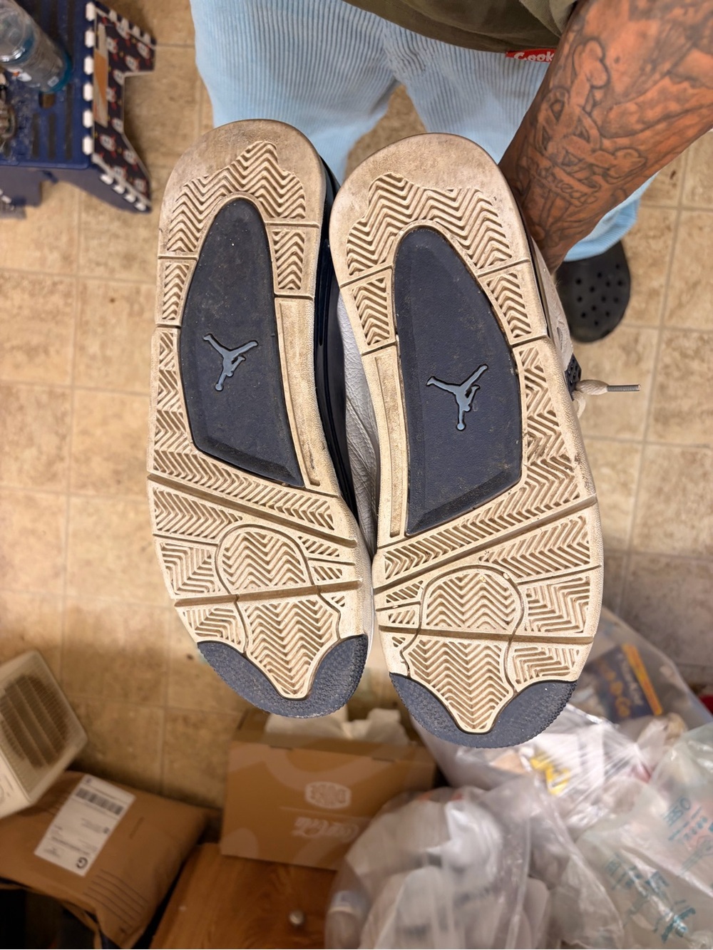 Jordan 4 - Picture 5 of 8